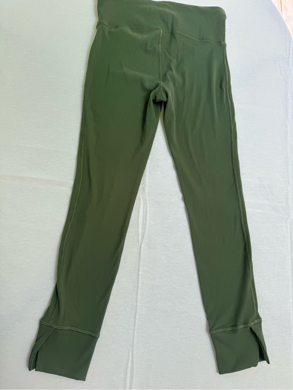 GAP Ribbed Leggings in Sage Green